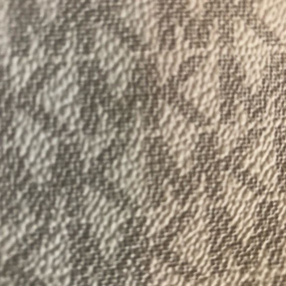 Michael Kors icon signature Jet Set Vanilla Crossbody NWT leather & brass, roomy - Picture 11 of 15